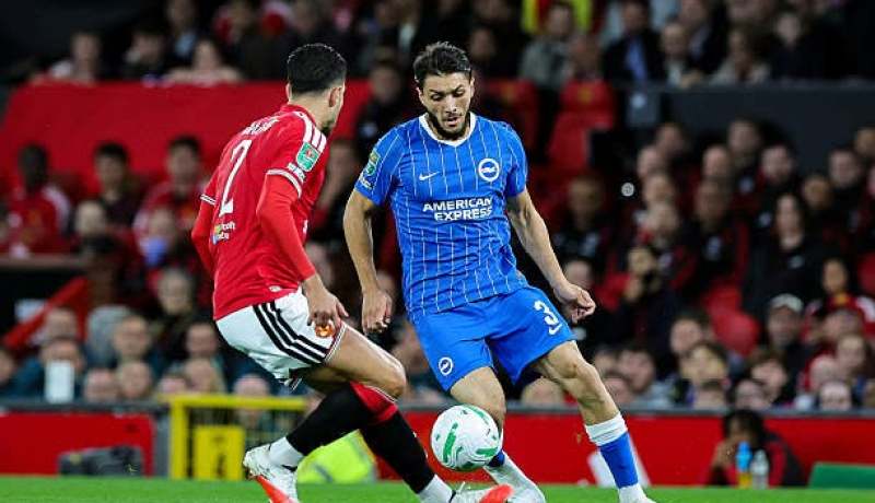 حجام يتألق أمام مانشستر يونايتد ويغادر مصاباً