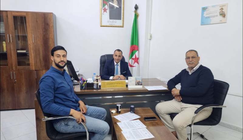 تسليم عقود امتياز لإنجاز مشاريع استثمارية بعدة ولايات