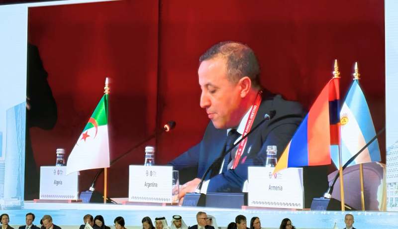 وزير المالية: الجزائر توفر بيئة ملائمة للاستثمارات والمشاريع الاستراتيجية
