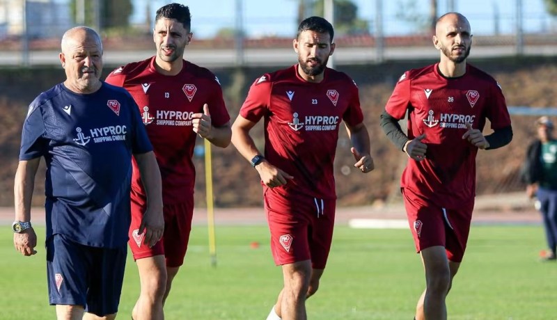 شريف الوزاني يدخل لاعبيه في تربص مغلق بوهران
