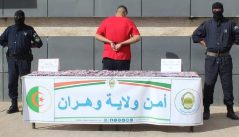 أمن وهران يطيح بمروّج ويحجز 8550 كبسولة “صاروخ”