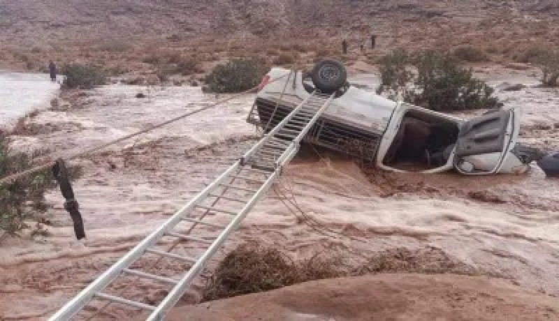 تمنراست: إنقاذ 7 أشخاص كانوا محاصرين داخل سيارة بوادي أبلسة