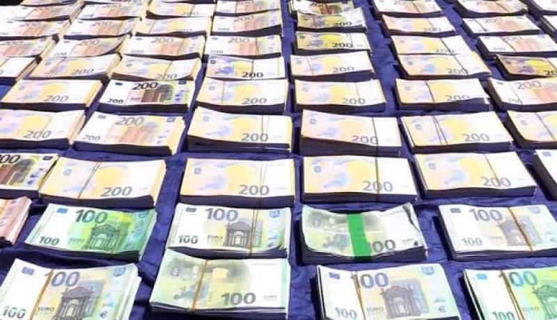 شرطة مطار وهران تحبط محاولة تهريب 120 ألف أورو نحو إسطنبول