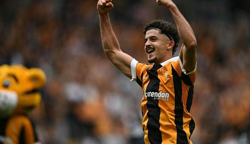 بلومي يمدد عقده مع هال سيتي حتى 2029