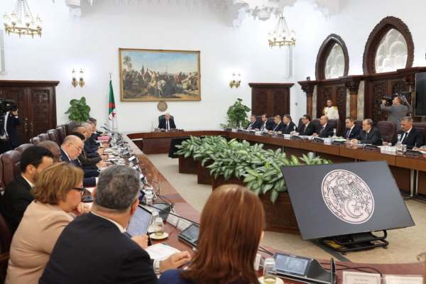 رئيس الجمهورية يثمّن وتيرة تعويض ضحايا الحرائق