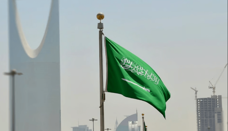 السعودية تعلن استهداف منشآت للطاقة وإصابة 73 شخصا