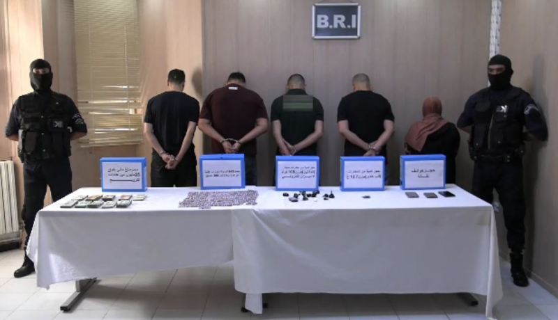 عنابة.. توقيف 5 أشخاص بينهم فتاة وحجز كمية من الكوكايين والبريغابالين