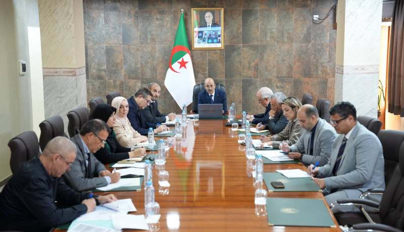 وزير الصناعة يوجه باعتماد مقاربة جديدة في عمل مدراء الصناعة بالولايات