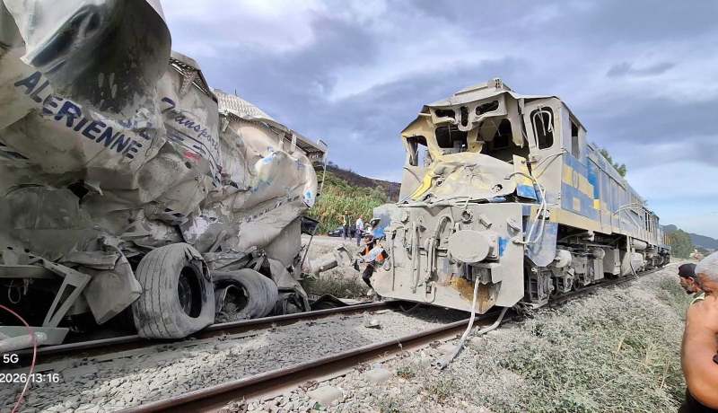 بجاية.. إصابة 18 شخصا في اصطدام قطار بشاحنة