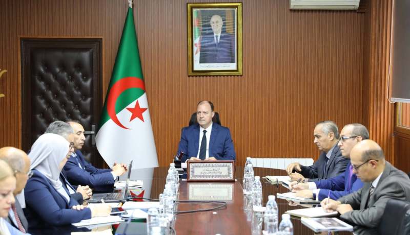 وزير العمل يشدد على تسريع صرف مستحقات عمال CACOBATPH