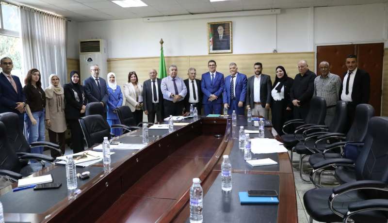 وزير الصحة يبحث مع نقابة الممرضين سبل تحسين ظروف العمل والتكفل بالمريض