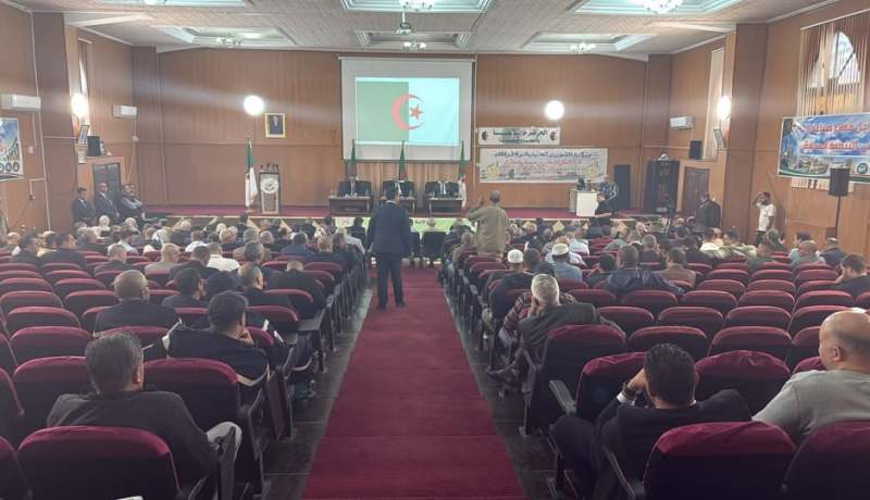 كورتل يختتم زيارته لأم البواقي بلقاء المتعاملين الاقتصاديين ويؤكد على أهمية المنصة الرقمية للعقار الصناعي