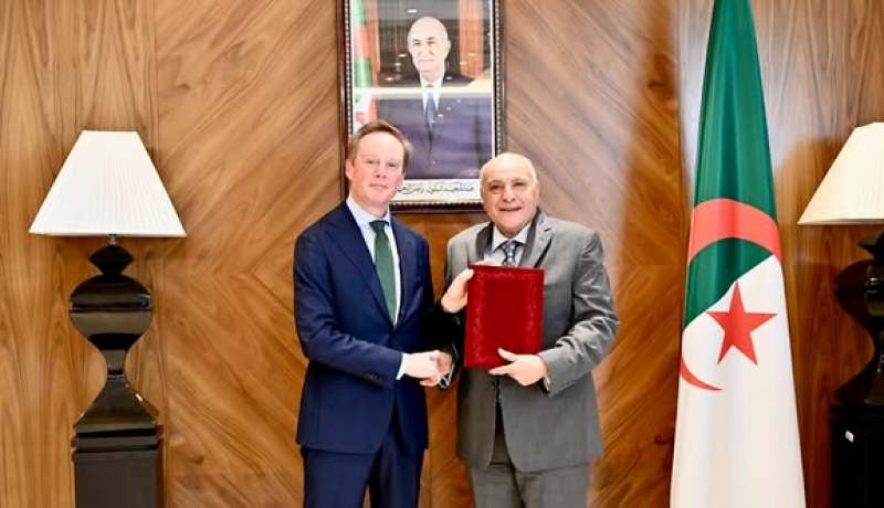 عطاف يستقبل السفير الهولندي الجديد لدى الجزائر