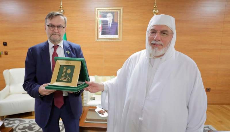 عميد جامع الجزائر يستقبل المبعوث الخاص لفنلندا إلى الساحل وغرب إفريقيا