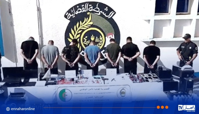 غليزان: الإطاحة بشبكة تحترف تزوير المحررات والأختام الرسمية باستخدام أنظمة معلوماتية حديثة