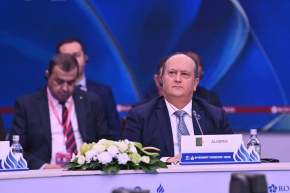 الوزير الأول يشارك في القمة الثامنة لمنتدى الدول المصدرة للغاز بموسكو