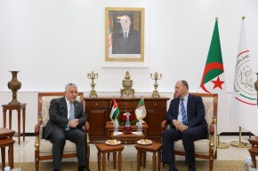 وزير العمل والتشغيل والضمان الاجتماعي يستقبل سفير الأردن