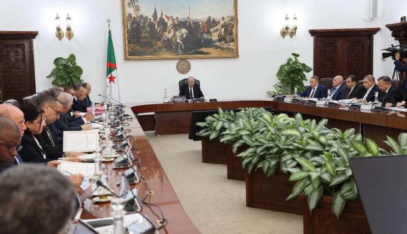 الرئيس تبون يأمر بإدراج زيادات في الأجور وعدم فرض ضرائب تمس القدرة الشرائية