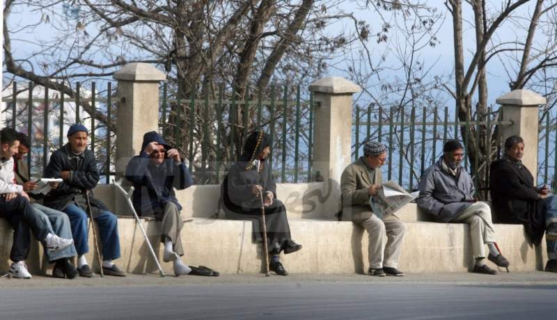 تخفيض نسبة فوائد القروض الممنوحة للمتقاعدين.. قريبا