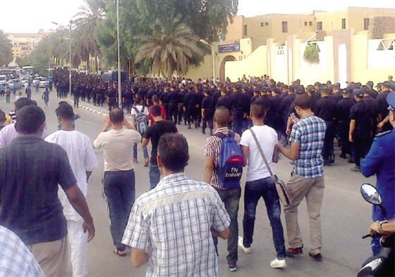 Action inédite: les policiers marchent à Ghardaia