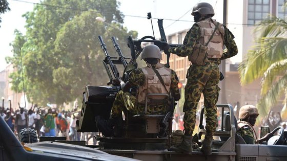 Burkina Faso: Après de violentes émeutes, l’armée prend le pouvoir