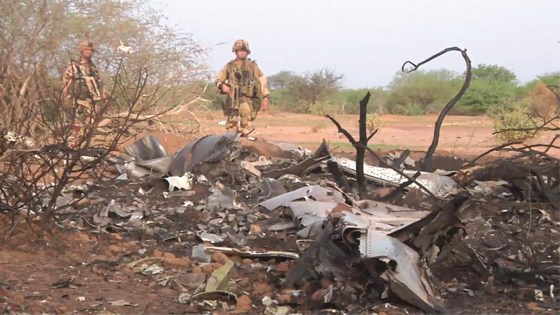 Crash du vol AH 5017 : deux responsables français à Alger