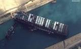 Canal de Suez: une erreur humaine serait à l’origine de l’incident