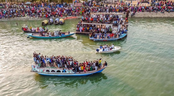 Au moins 26 morts dans le naufrage d’un ferry au Bangladesh