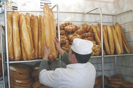 Alerte sur la consommation excessive de pain blanc