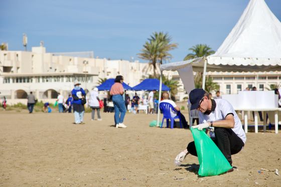 Opération de nettoyage des plages algéroise sous la coupe de l’UE