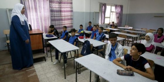 Pour faire face à la surcharge des classes : Retour au système d’enseignement par groupe
