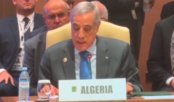 Larbaoui from Accra: Economic integration on the agenda
