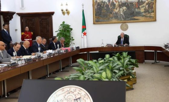 Le partenariat public-privé à l’ordre du jour : Tebboune préside une réunion du Conseil des ministres